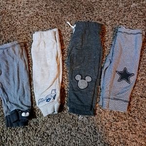 Thin pj pants with designs on leg